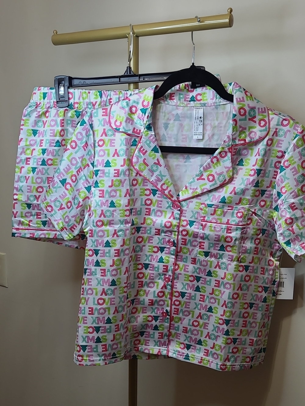 NWT French Affair Christmas Themed Silky/Satiny Shorty Pajamas size Large